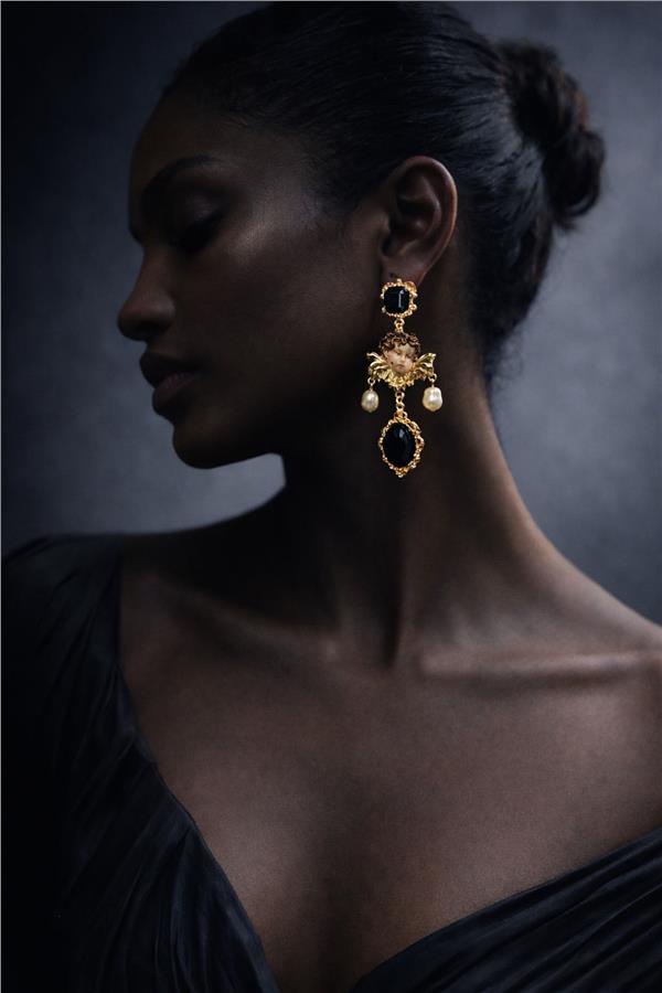 Karen Bebek Suratlı İncili Küpe